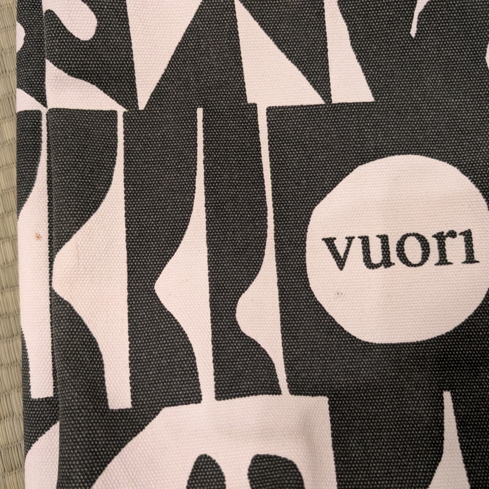 Vuori Limited Edition Tote Bag - Picture 4 of 4